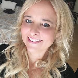 Meet your Posher, Carla